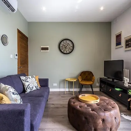Bright Cozy Seafront In St Julians Paceville Apartman